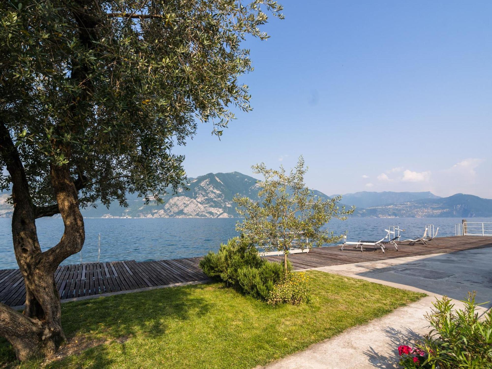 Belvilla By Oyo Casa Giada Marone Exterior photo